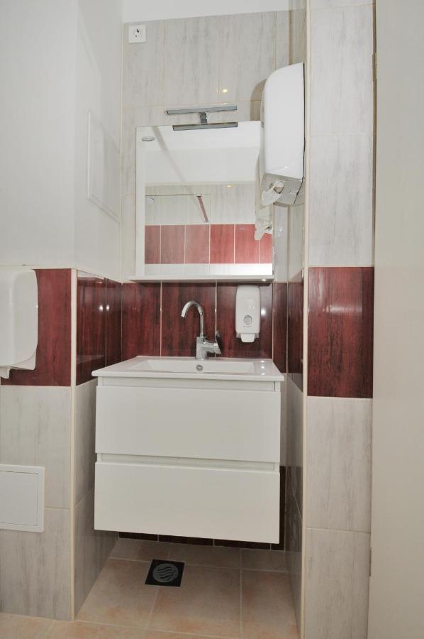Oasis Hostel Спліт Екстер'єр фото