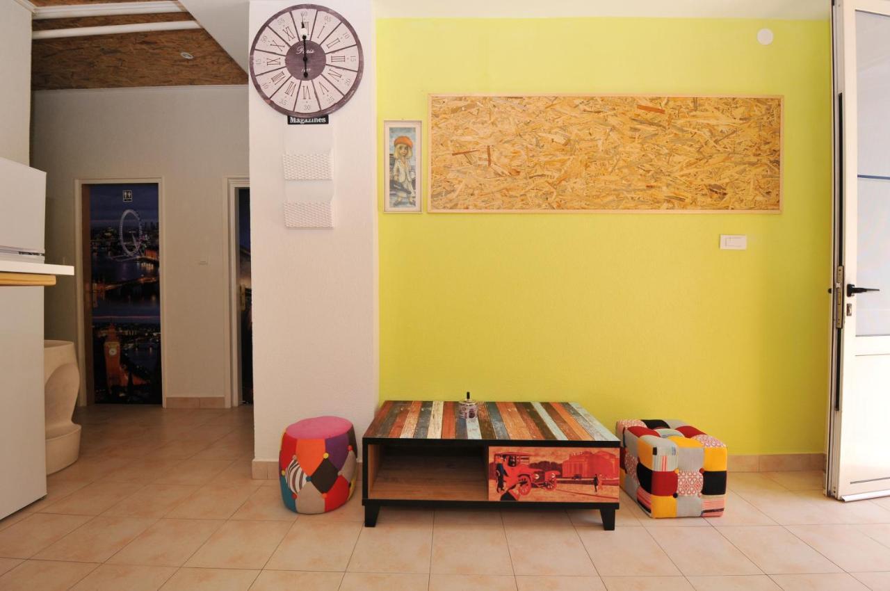 Oasis Hostel Спліт Екстер'єр фото