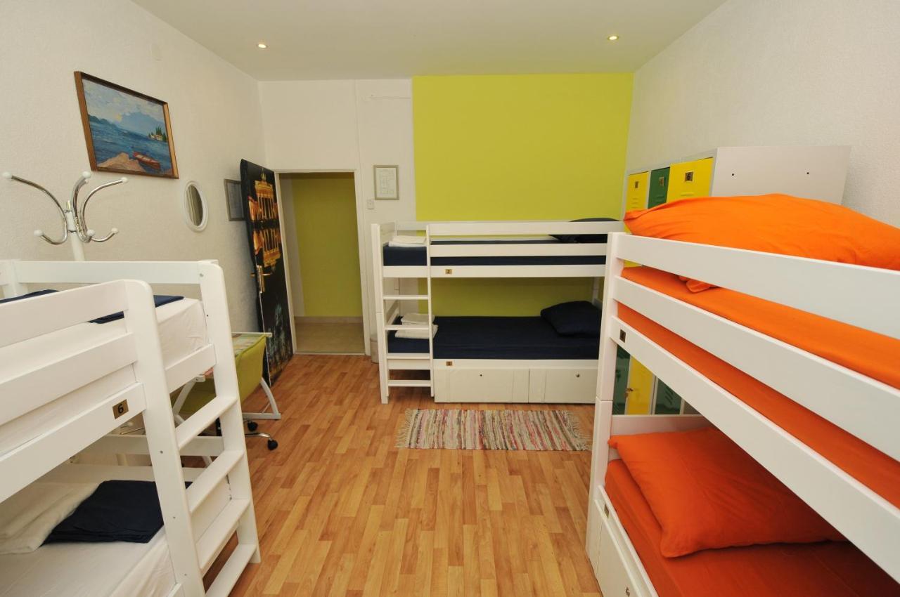 Oasis Hostel Спліт Екстер'єр фото