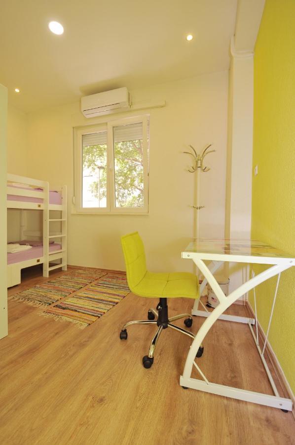 Oasis Hostel Спліт Екстер'єр фото