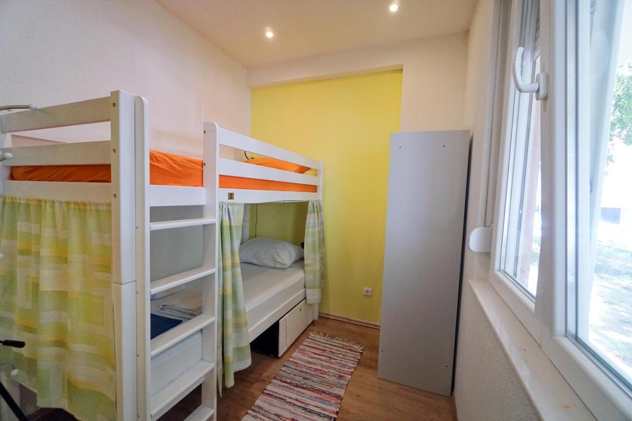 Oasis Hostel Спліт Екстер'єр фото