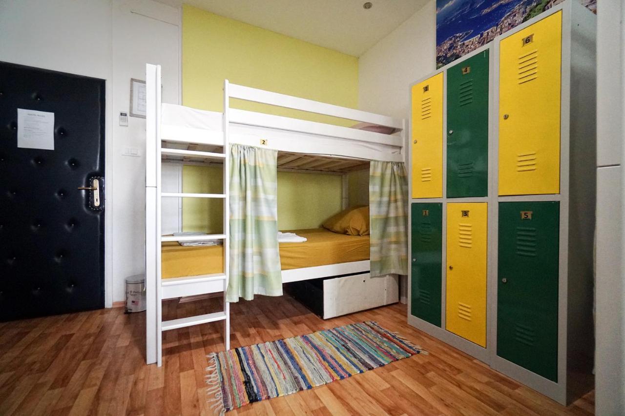 Oasis Hostel Спліт Екстер'єр фото