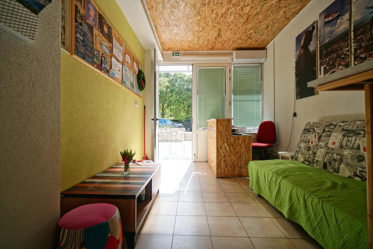 Oasis Hostel Спліт Екстер'єр фото