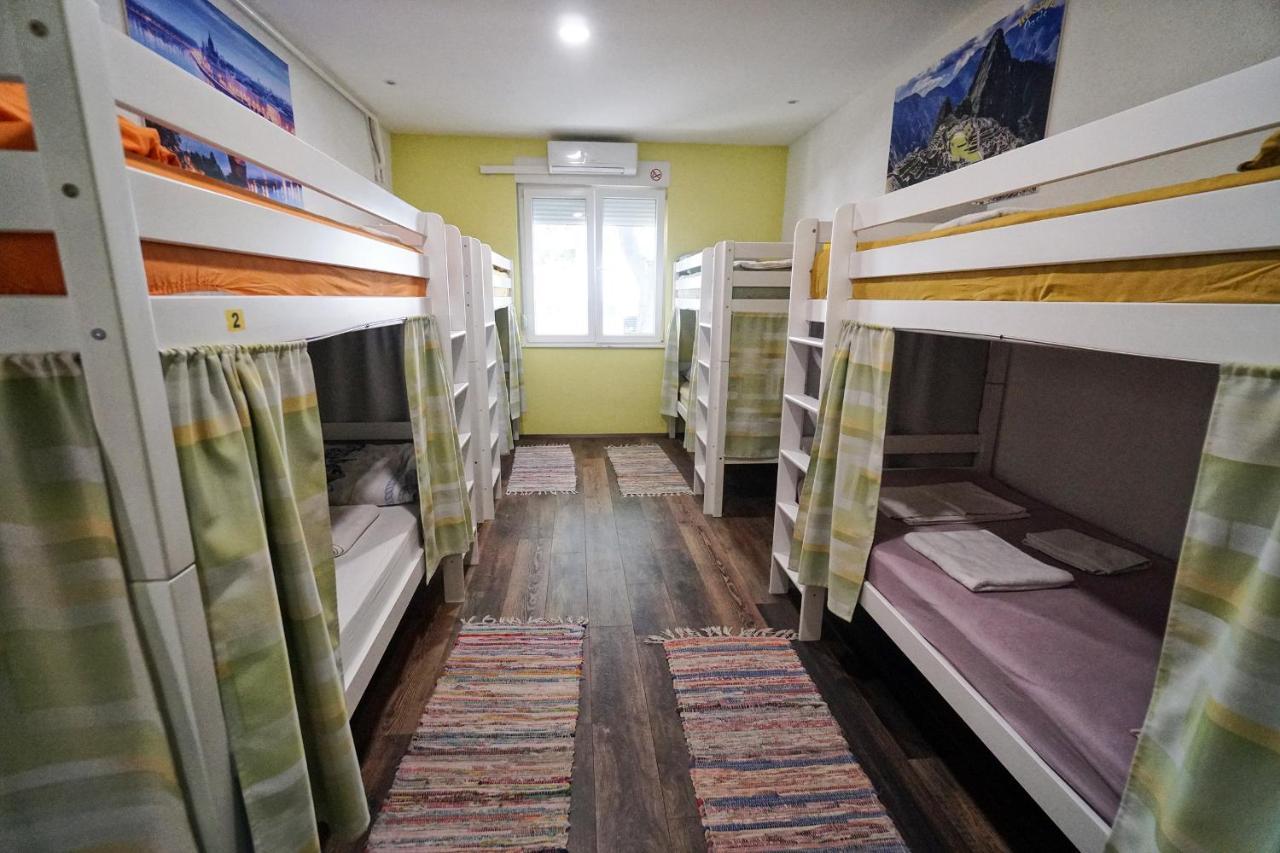 Oasis Hostel Спліт Екстер'єр фото