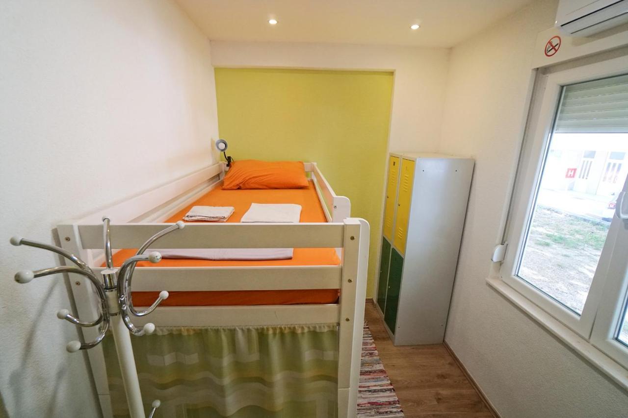 Oasis Hostel Спліт Екстер'єр фото