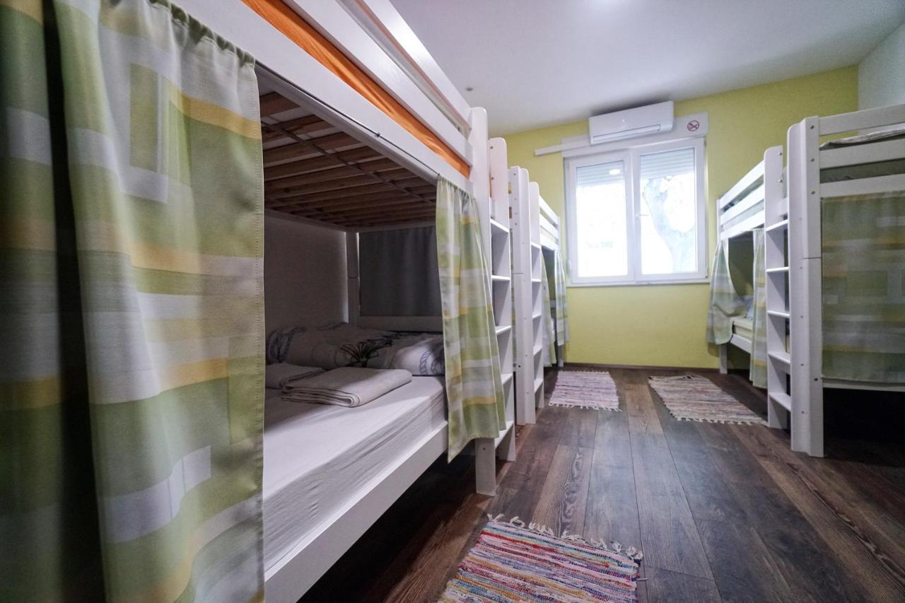 Oasis Hostel Спліт Екстер'єр фото
