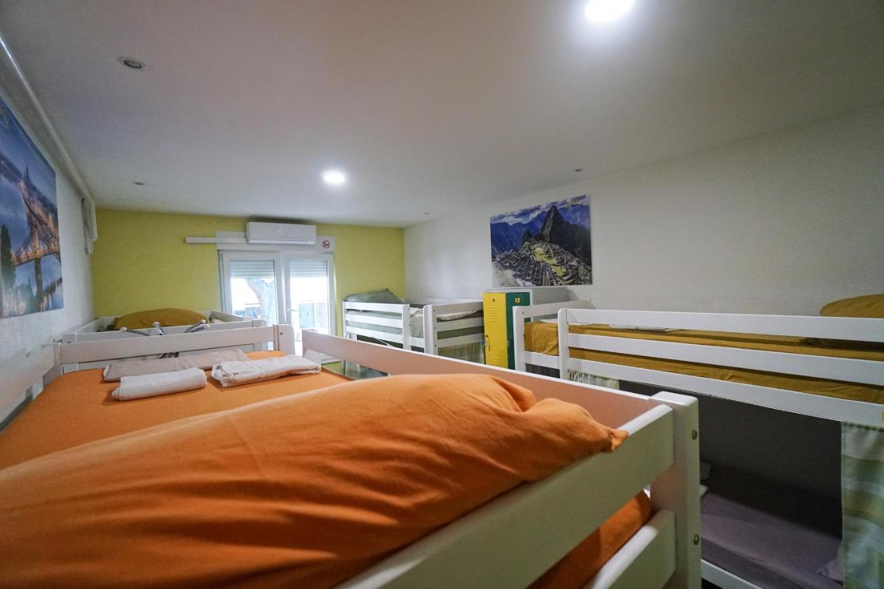 Oasis Hostel Спліт Екстер'єр фото