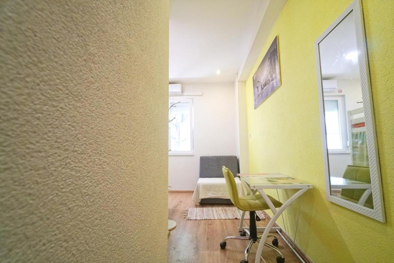 Oasis Hostel Спліт Екстер'єр фото
